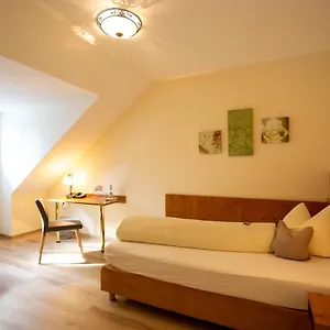 gasthaus-und-hotel-gottler-josef.com-bavaria.com/